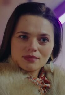 دانلود فیلم کوتاه Rich Girl Buys Homeless Man 2023388207-256066589